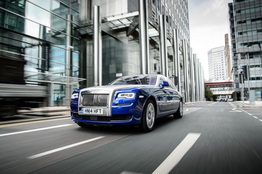  Rolls-Royce Ghost EWB 2014 года  (UK) (фото 14 из 26)